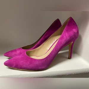 Via Spiga Fuchsia suede pumps